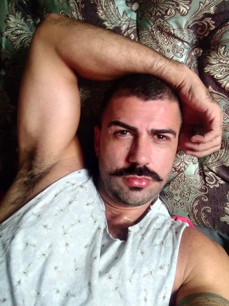 Victor Bradock desnuda onlyfans