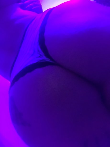 Shannon Carey onlyfans post