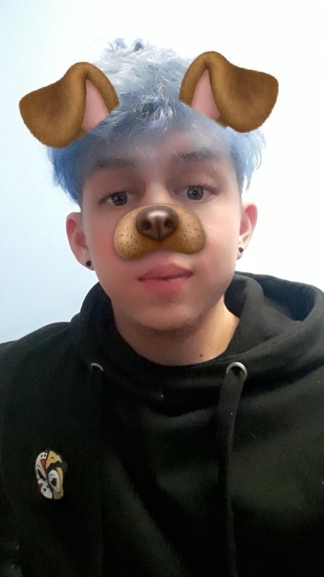 Bryan Flores desnuda onlyfans