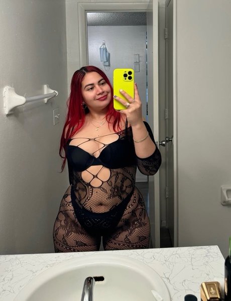 Stefany Diaz onlyfans strip tease