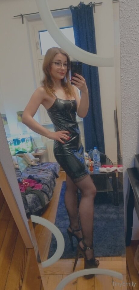 TinyEmily onlyfans sexy