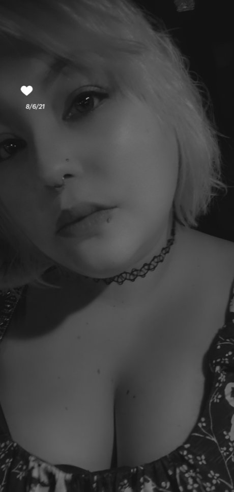 sara gray onlyfans nude leaked