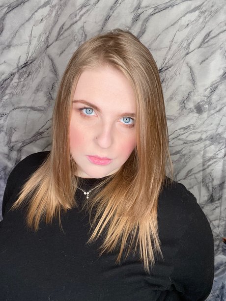 Princess Emily Findom onlyfans posts