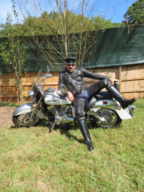 Matt Atlanta onlyfans striptease