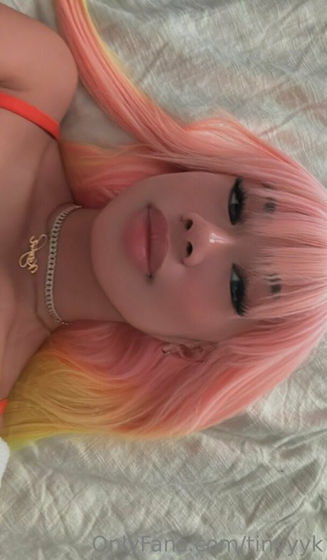 tinyyyk onlyfans striptease