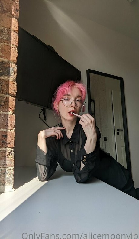 Alice Moon hot onlyfans