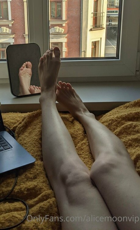 Alice Moon onlyfans model photo