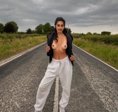 Aria Khan onlyfans mega