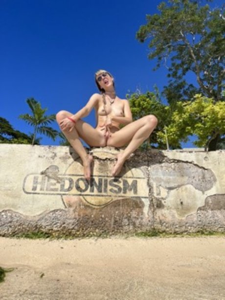 KittenwithFangs only fans nude