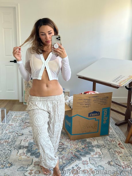 Ana Cheri onlyfans pic