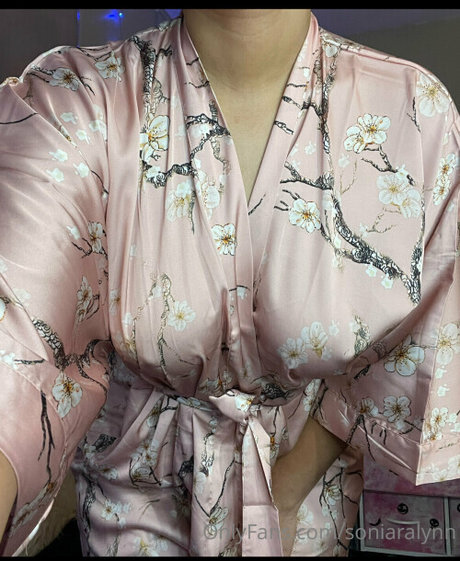 Soni Aralynn onlyfans pictures