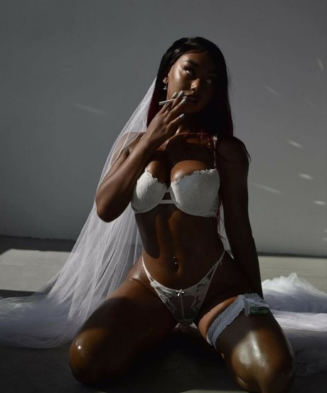 llleasy onlyfans explicit content