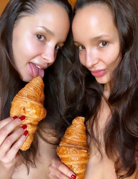 Adelalinka Twins onlyfans naked leaks