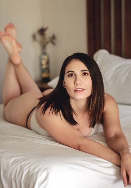 Caro Trueba onlyfans leaked photos