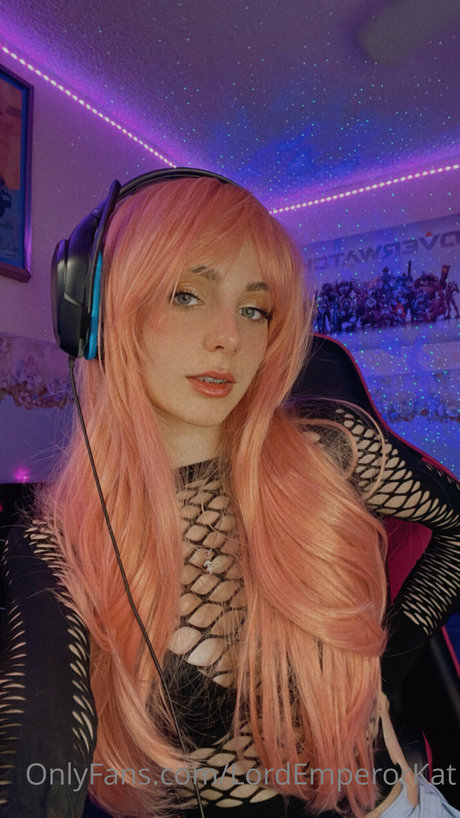 Kat ONLINE NOW onlyfans leaks nude