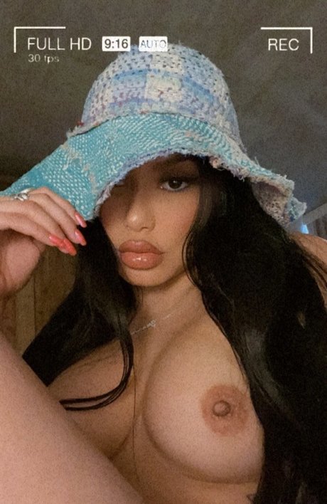 Yahaira Yumi onlyfans strip