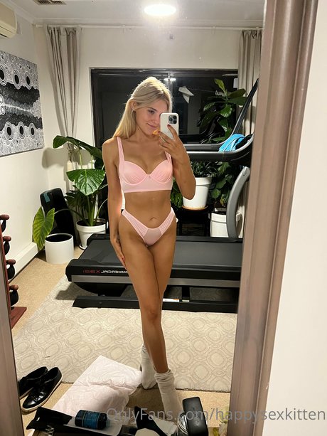 Julia Chapman nude onlyfans leak