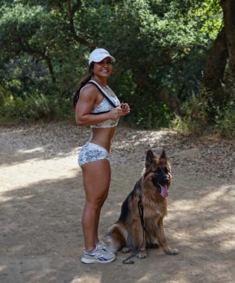 Katie Jones onlyfans leaks.