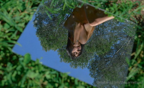 thegarnetsoul onlyfans leaks