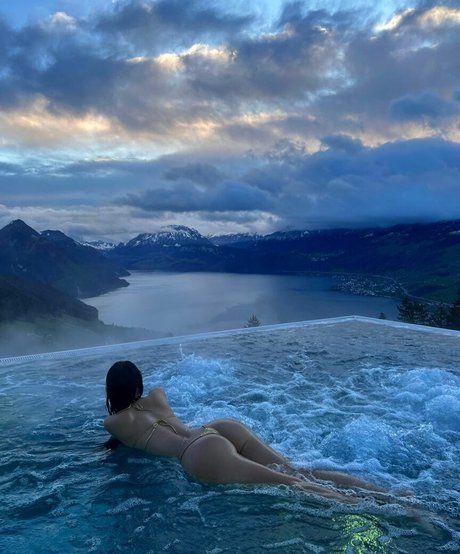 Baek Si Young onlyfans leak porn