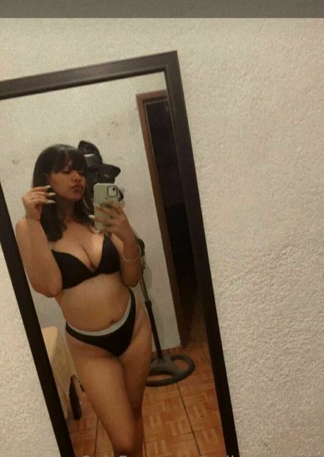 leslierangel95 onlyfans explicit content