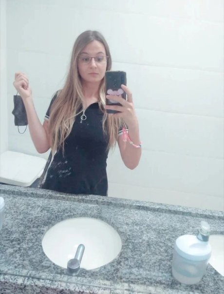 Ana Karolina Eisen nude on onlyfans