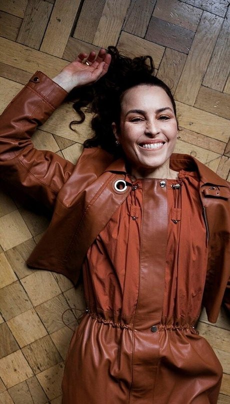 Noomi Rapace onlyfans ass