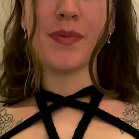 daddysgirlalice onlyfans nude tits