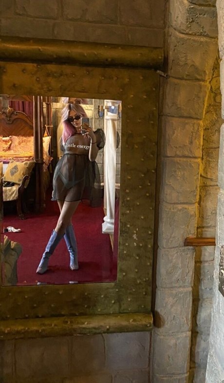 Lola Abbey free onlyfans