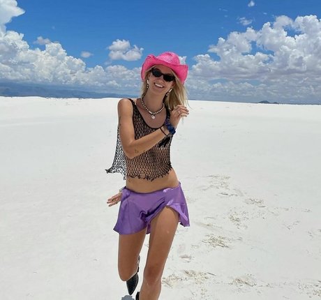 Lola Abbey nsfw onlyfans