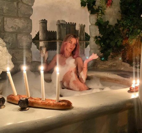 Lola Abbey leaked onlyfans