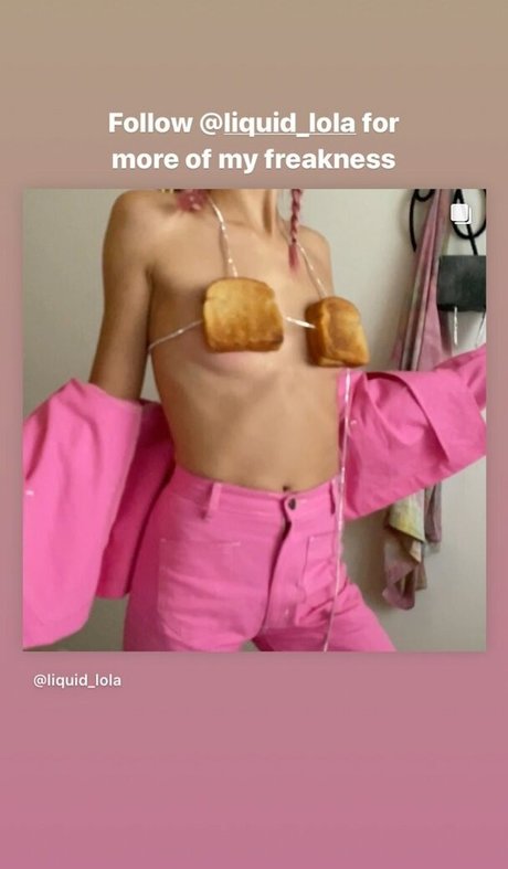 Lola Abbey desnuda onlyfans