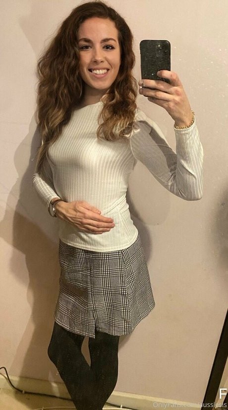 aussiesis onlyfans explicit content