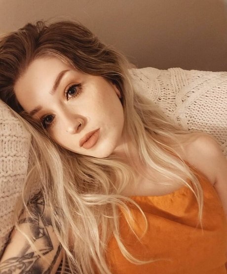 Christa Panek onlyfans leaks