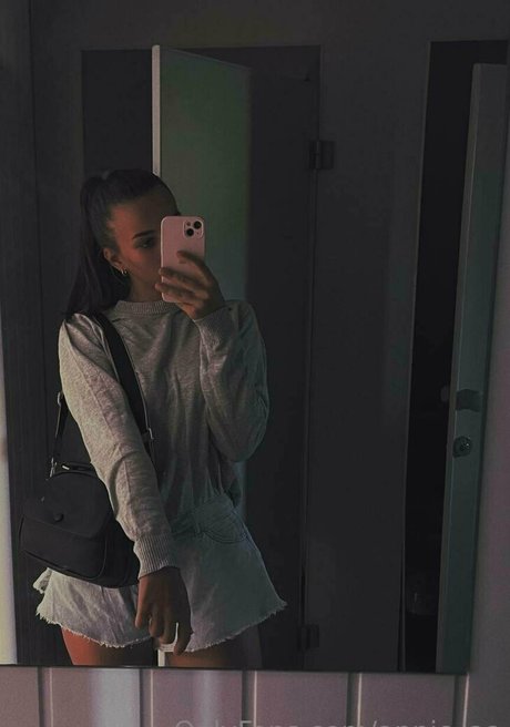 annie aa onlyfans leaked pics