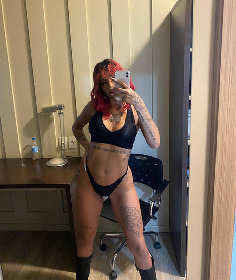 Azzy MC nude leaks onlyfans