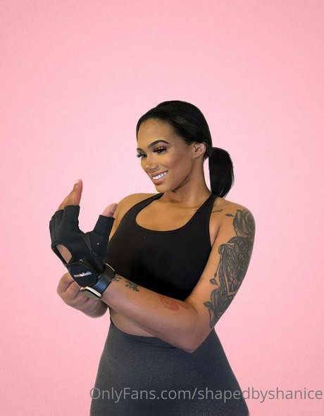 shapedbyshanice feet onlyfans
