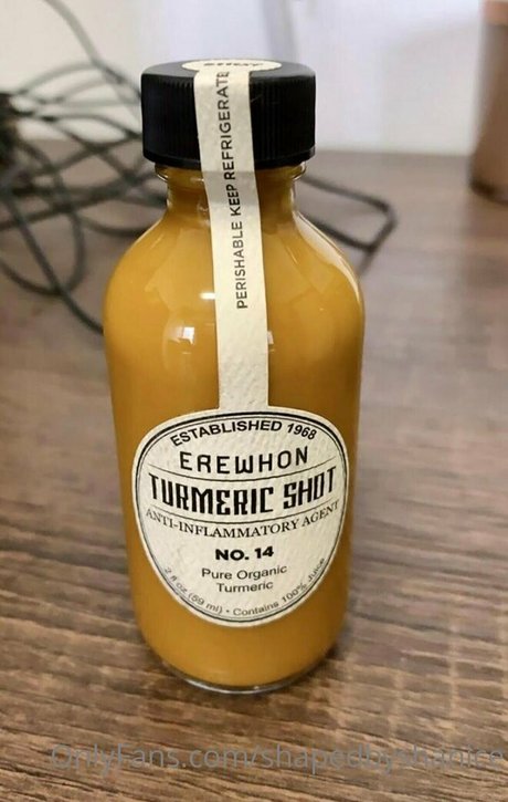 shapedbyshanice onlyfans model photos