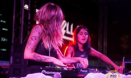 Krewella onlyfans lesk