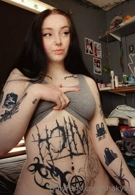 shakyxx onlyfans leaked tits