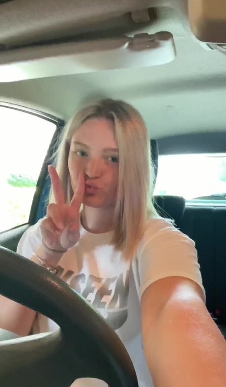 Robyn Emily only fans sex