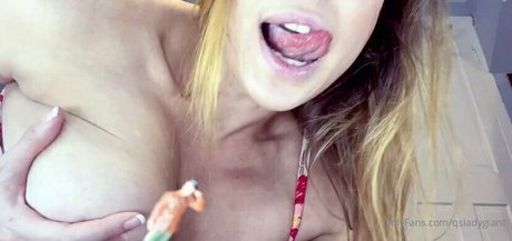 qsladygiant onlyfans posts