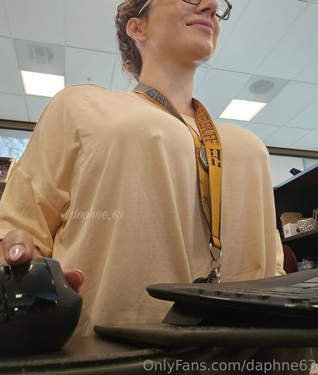 daphne63 onlyfans explicit content