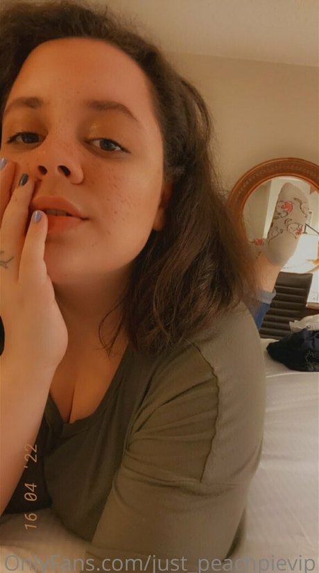 just peachpievip naked on onlyfans