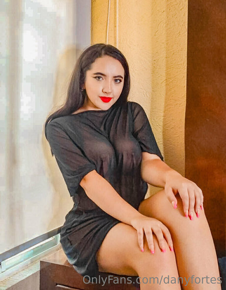 Dany Fortes strip onlyfans