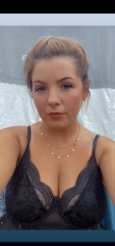 Laura Delaney onlyfans naked pics