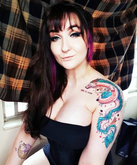 wzuia onlyfans model images