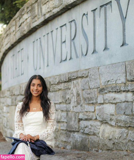 Iman Moosa onlyfans boobs