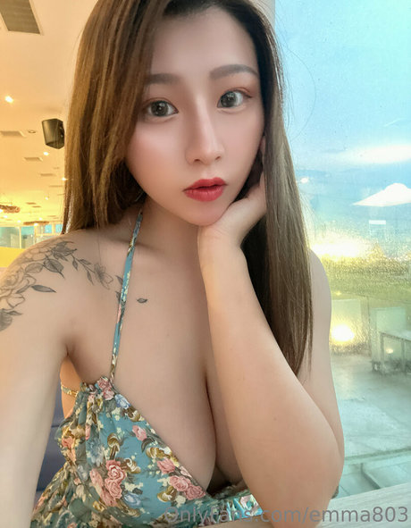 emma803 naked onlyfans leaks