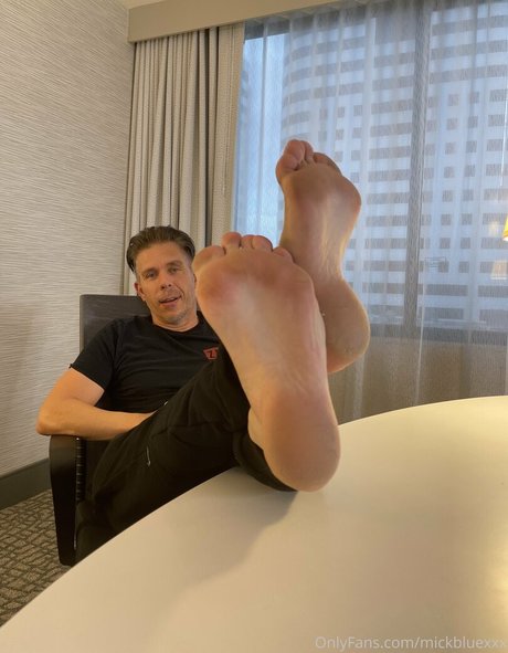 mickbluexxx onlyfans lean